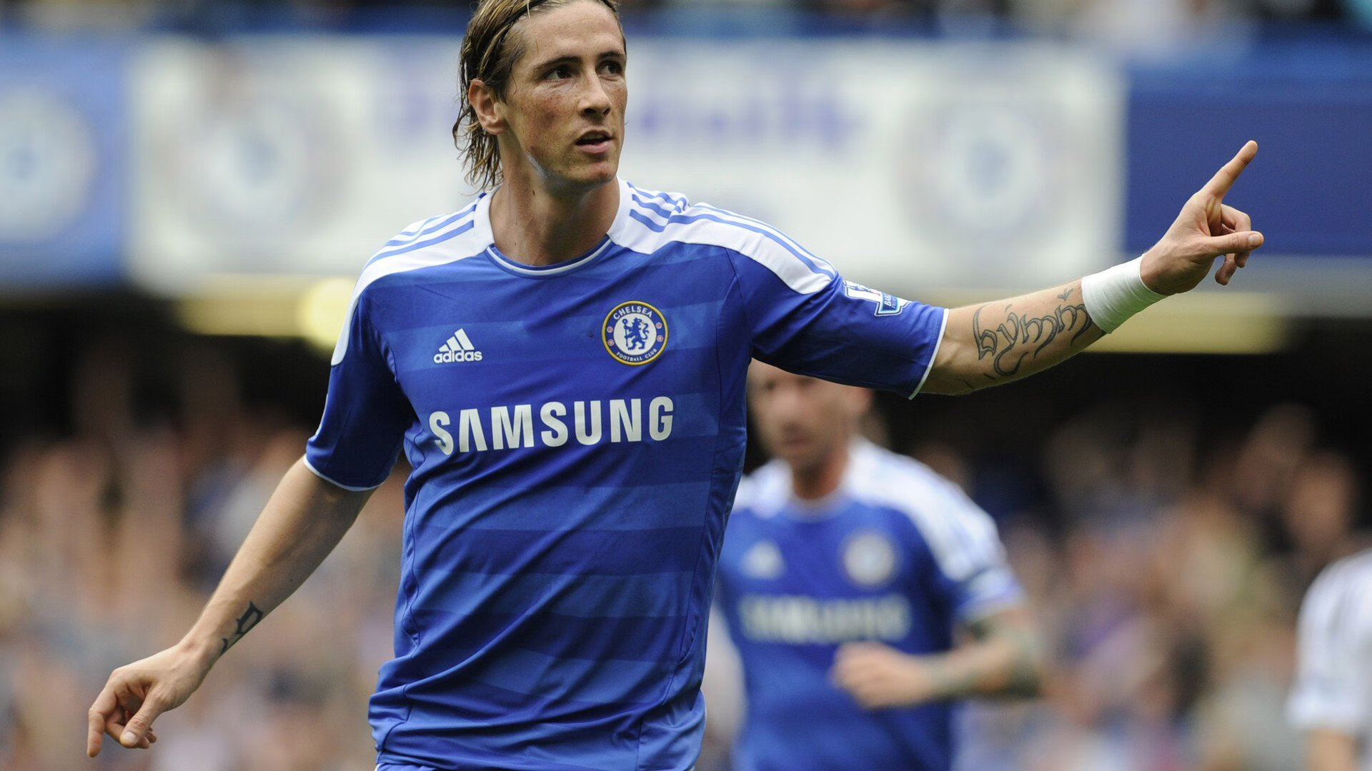 世界杯:多支球队随队女队医、女理疗师首次出现在大赛官方合照中