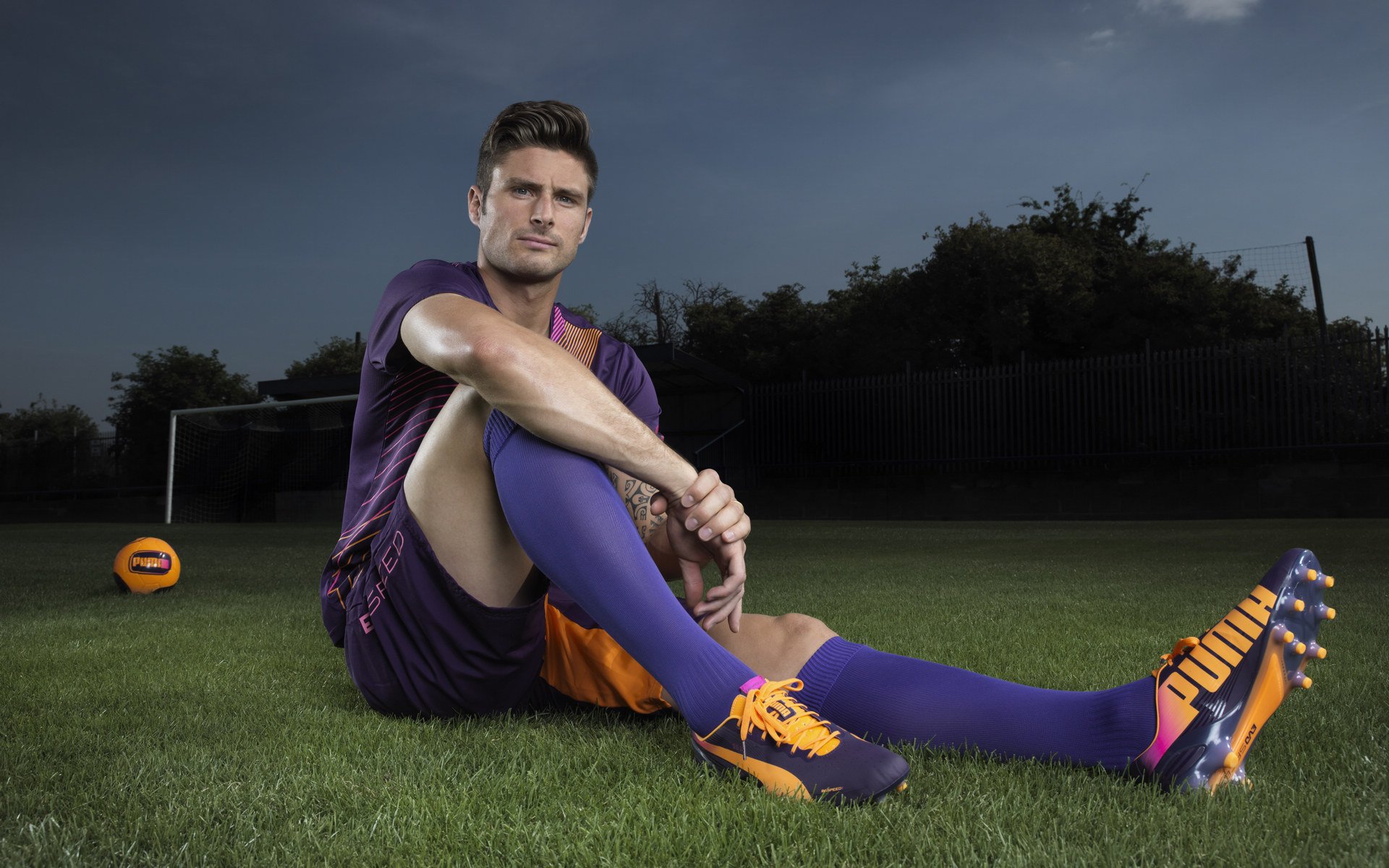 勒芒24小时耐力赛 混动超跑车队通宵鏖战勇夺冠军